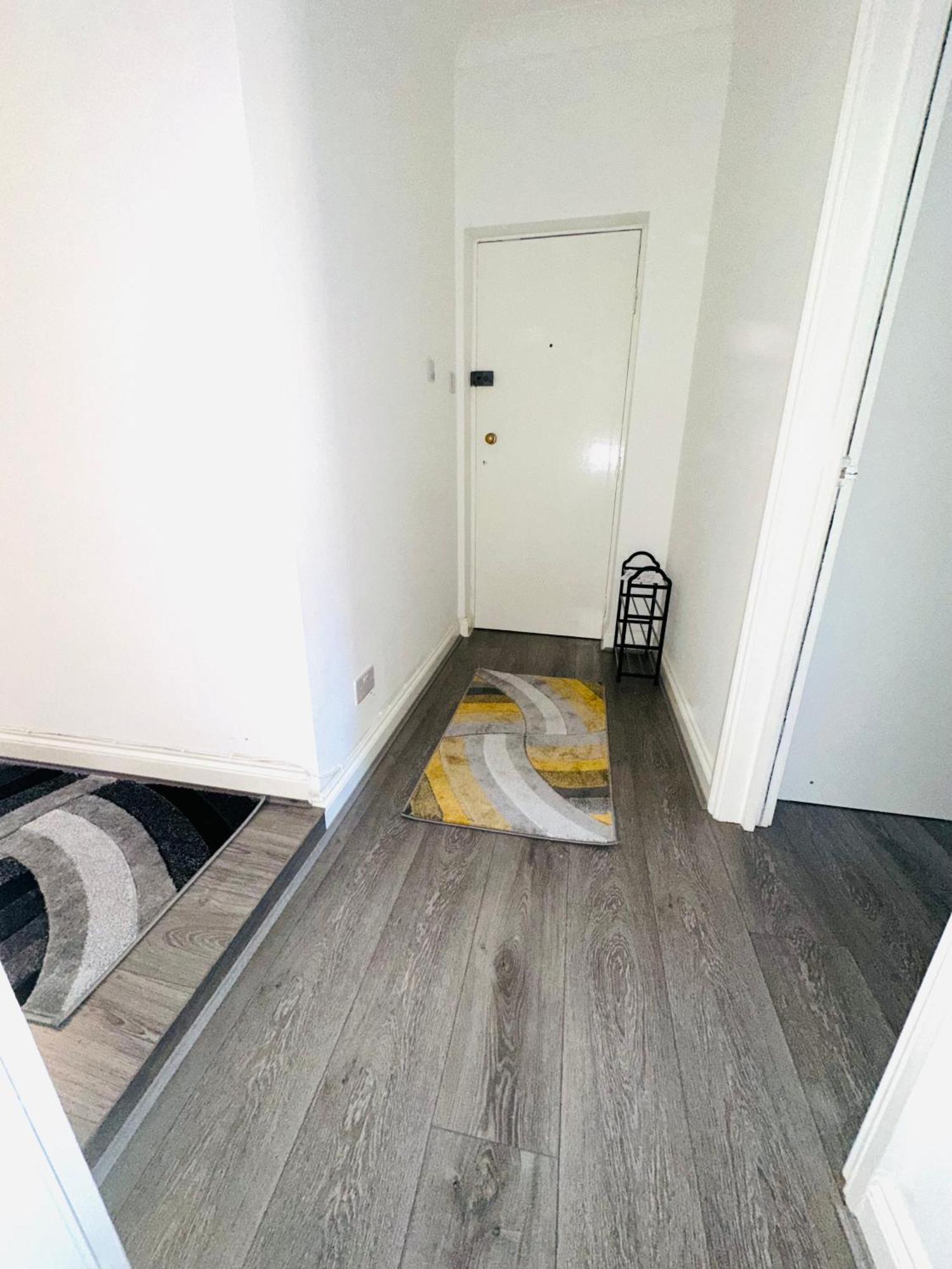 A Modern 2 Bedroom Seaside Apartment ヘイスティングス エクステリア 写真