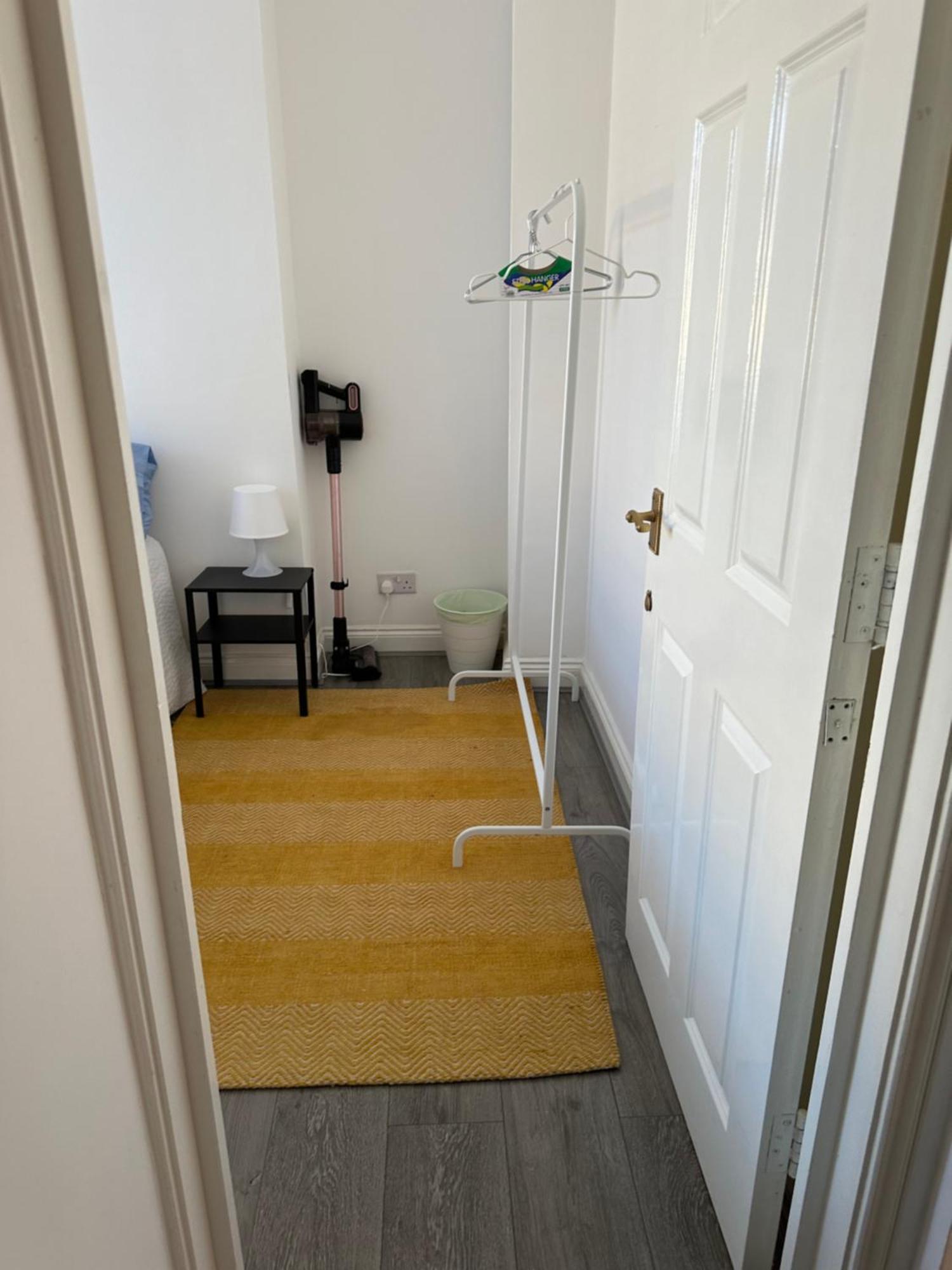 A Modern 2 Bedroom Seaside Apartment ヘイスティングス エクステリア 写真